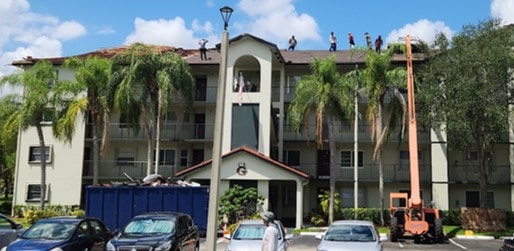 Condo complex exterior before roof replacement – Job 22-072-G